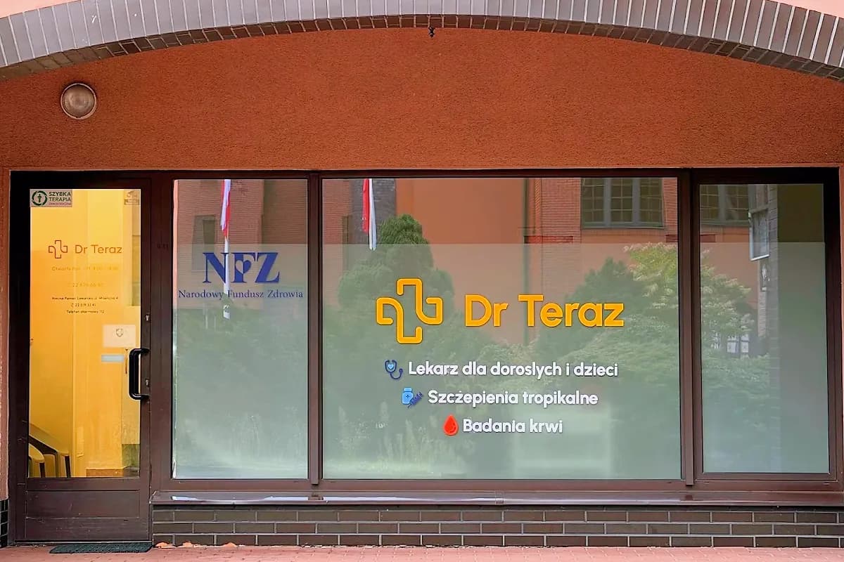 Witryna przychodni Dr Teraz Warszawa Białołęka od ulicy Modlińskiej