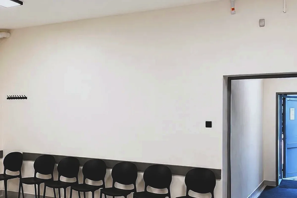 Poczekalnia przychodni Dr Teraz Poznań Dębiec